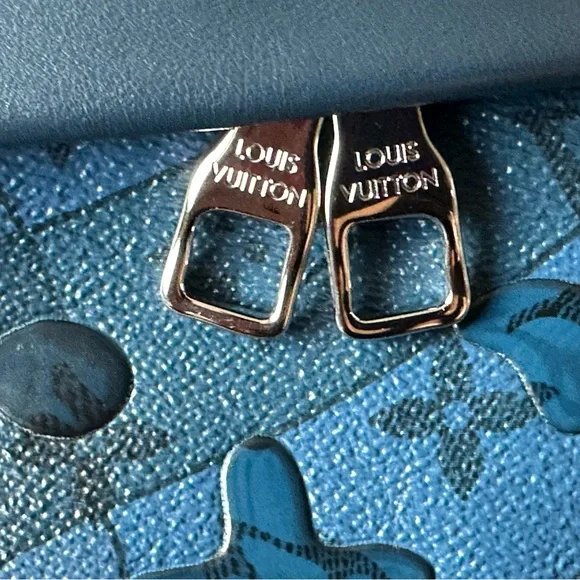 Louis Vuitton Blue Monogram Embossed Leather Shoulder Bag - Picture 16 of 16